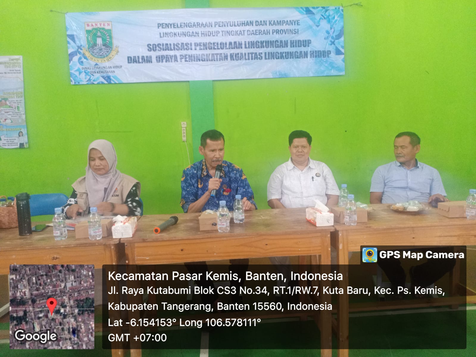 foto: Ir. Naen Sunendar sekdis DLHK Prov Banten melakukan sosialisasi pengelolaan lingkungan hidup dalam upaya peningkatan kwalitas lingkungan hidup.