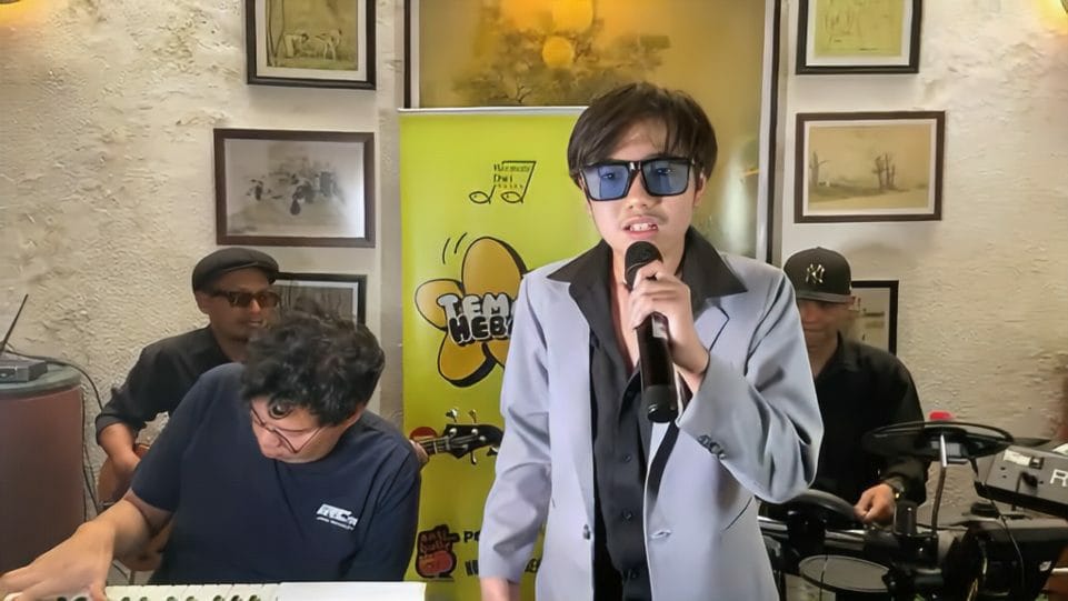 Kenneth Trevi saat Intimate Concert dan Launching album lagu Tak Runtuh. (Dok. Istimewa)